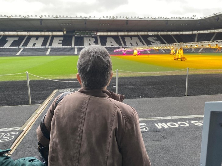 Kiwi House Make a Wish for a Derby Fan